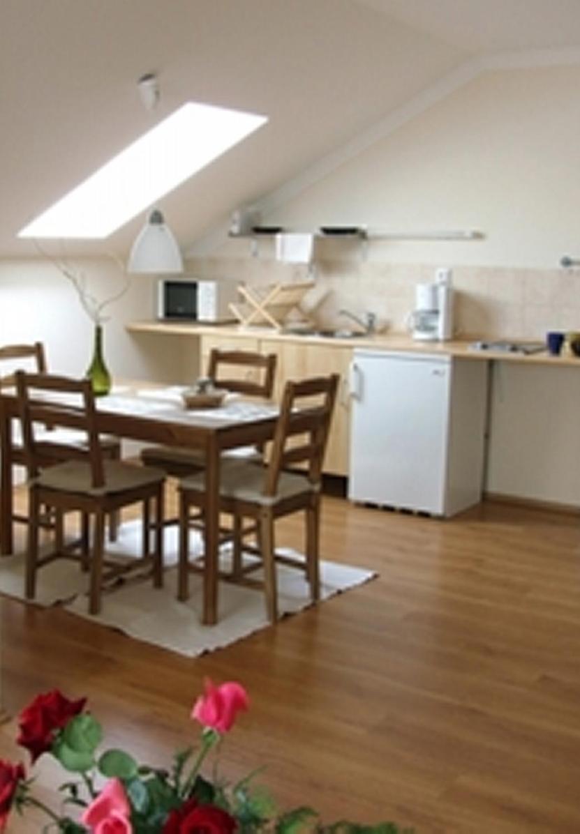 Ilona Apartmanház Komárom Exterior foto