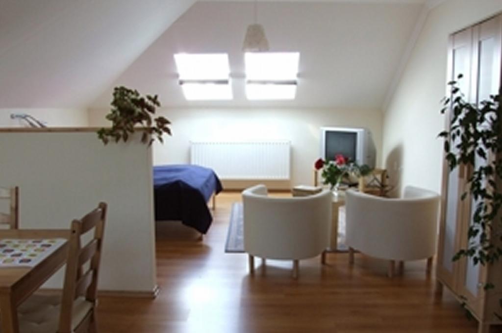 Ilona Apartmanház Komárom Exterior foto