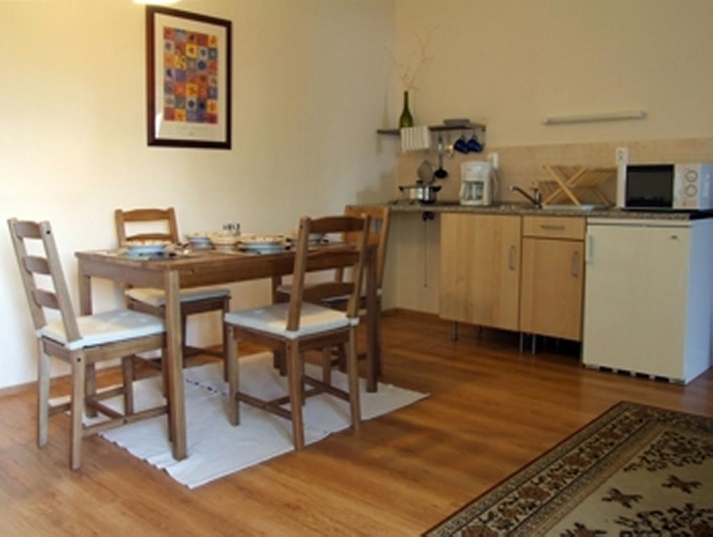 Ilona Apartmanház Komárom Habitación foto
