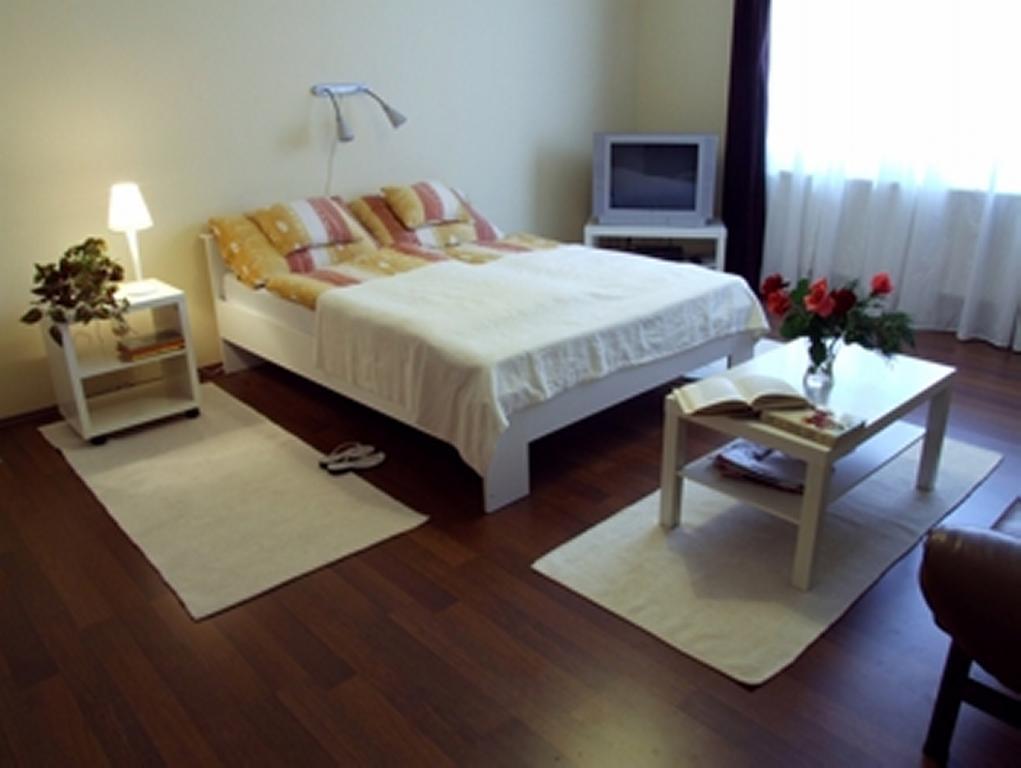 Ilona Apartmanház Komárom Habitación foto