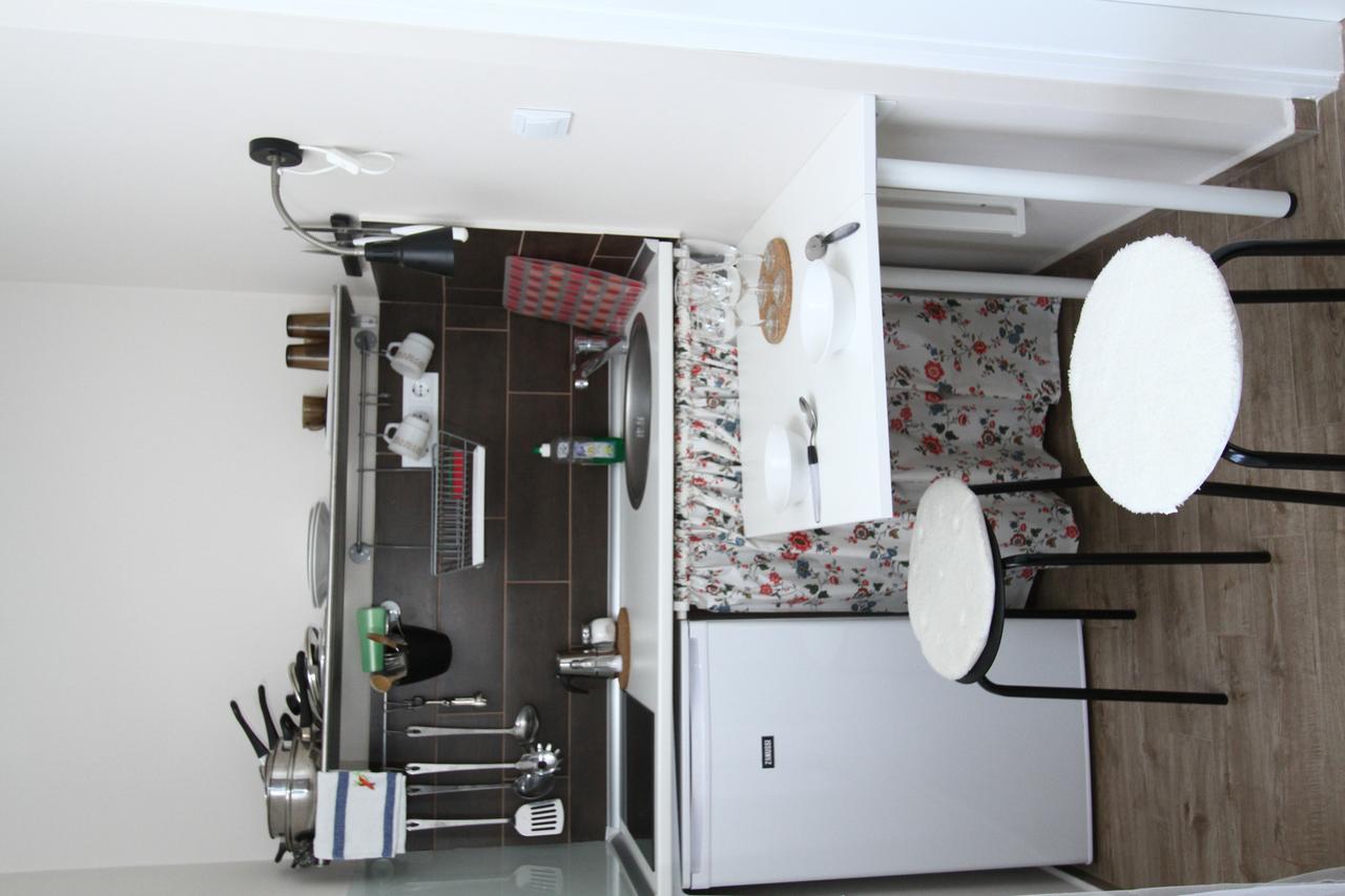 Ilona Apartmanház Komárom Habitación foto